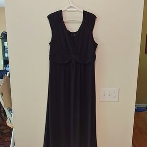 Black V-neck maxi dress